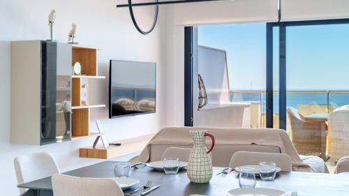SUNSET CLIFFS elegant apartment