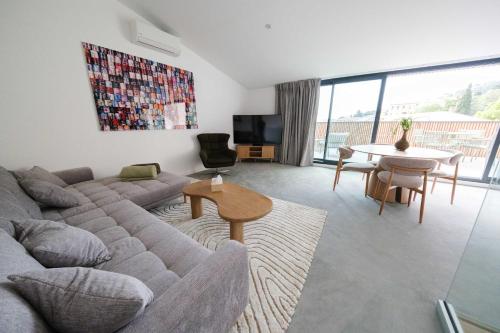 Les Suites du Parc - Appartement d'exception au dernier étage avec une grande terrasse vue mer de 2 chambres face au parc Simone Veil à 2 minutes des halles