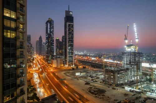 FIRST CLASS 2BR Luxury Living Near Dubai Mall