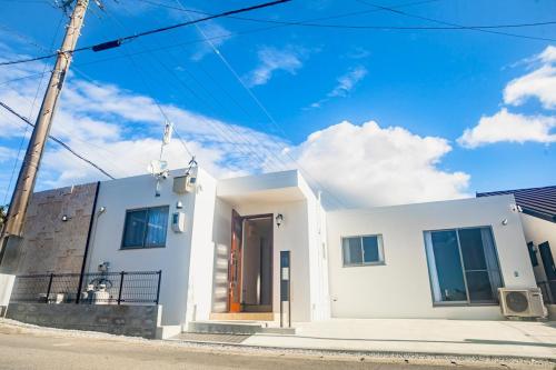BRDIGE STAY MIYAKOJIMA - Hotel Quality, Hirara-Kuhei, Within walking distance of the beach, Within a 10-minute drive to the downtown area, Sleeps 6, Spacious private house