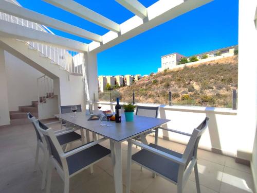 Beautiful and spacious 2 bedroom apartment with jacuzzi, Nerja