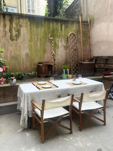 Charming garden studio near the Eiffel Tower