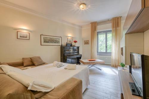 Tibaldi, 29 - Bright apartment between Bocconi and Navigli