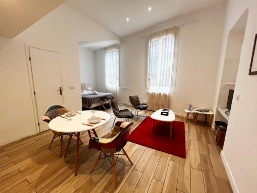 ApartHotel Riviera - LOFT GILLY 1 - Old Town - 100 m Plage de la Promenade des Anglais - Superbe Grand Studio AC