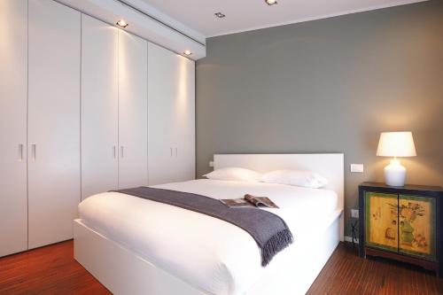 Contempora - Apartment for 4 People with Terrace - Close to Policlinico and Tribunale