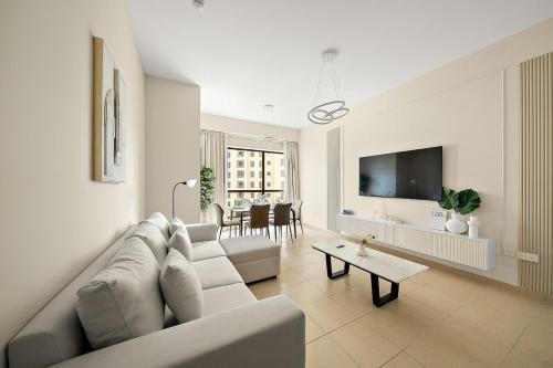 FIRST CLASS 2BR Stylish Steps from JBR Beach