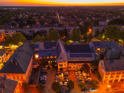 Komló Hotel Gyula — Bird's eye view