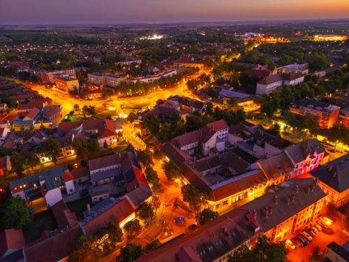 Komló Hotel Gyula — Bird's eye view