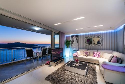 Luxury Apartment Violet Sea View