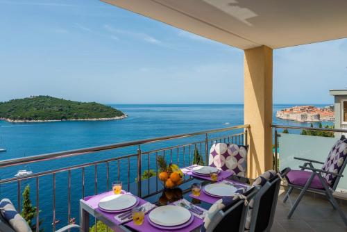 Luxury Apartment Violet Sea View