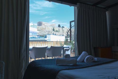 Arthome Acropolis