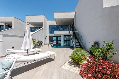 Royal Nerja Villa Luxury Pool Garage Ping Pong Wi Fi
