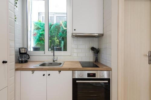 Modern 1 Bd Stay Near Piraeus Tower