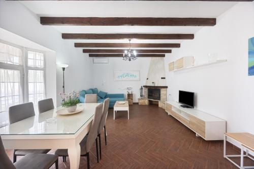 Casa Familiar La Lobita 1