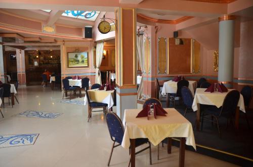 Εστιατόριο ή άλλο μέρος για φαγητό στο Pensiunea Romeo Tecuci