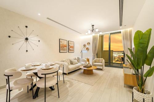 FIRST CLASS 1BR Stylish Comfort Near JVT Park