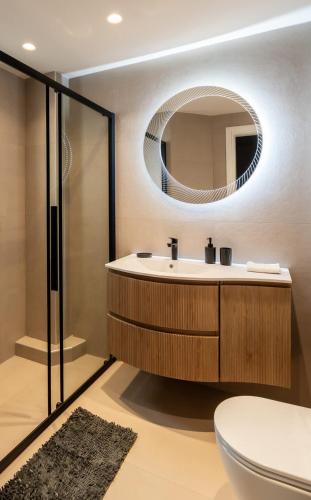 Acropolis Museum 5min Walk Stylish 2BR Maisonette Athens