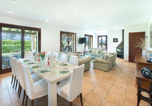 Owl Booking Villa Siquier - Luxury Retreat with Mountain Views