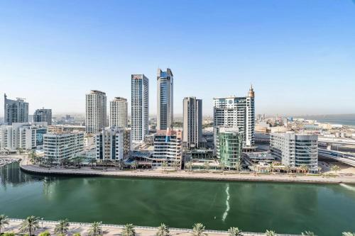 Free Housekeeping Visits During Your Stay - StayShort - Elegant 2 Bedroom in Dubai Marina that Sleeps 4