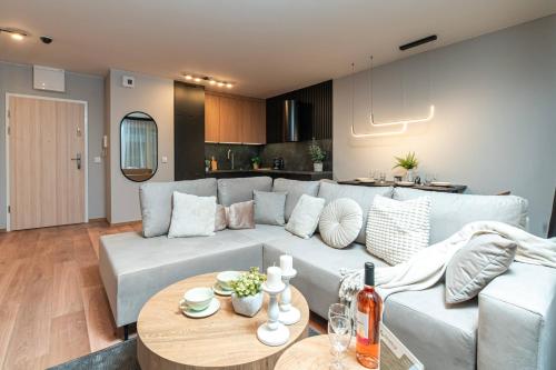 Apartly - Cisza w Nowoczesnym Stylu & Parking