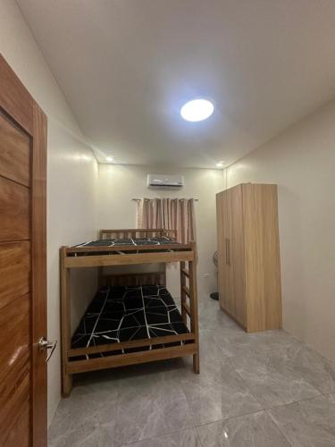 a room with a room with a room with a room at Jens Residence villa in Bamban