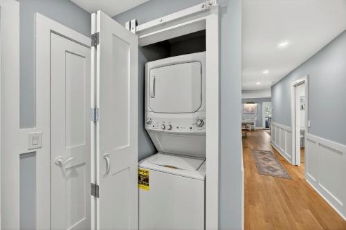 an open door to a kitchen with a microwave at 1395 Pelican Watch in Seabrook Island