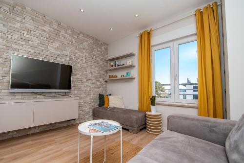 Beautiful view apartment with garage space