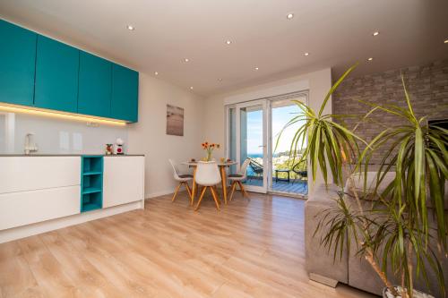 Beautiful view apartment with garage space
