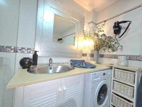 Sensu at Carihuela Park Palace Luxury Luxury one bedroom apartment with pool and private parking by NAMASTE ELITE