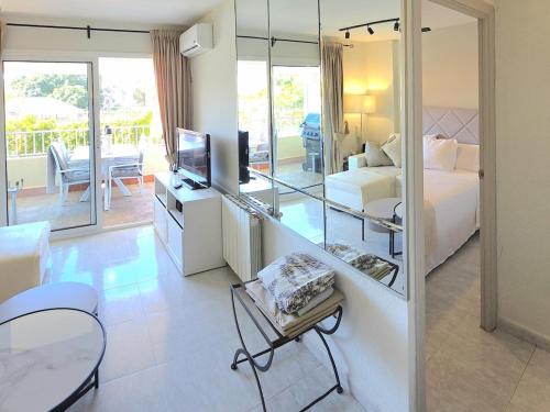 Sensu at Carihuela Park Palace Luxury Luxury one bedroom apartment with pool and private parking by NAMASTE ELITE