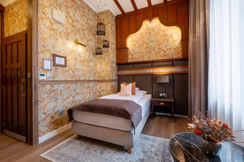 Hotel Golden Eagle — City view