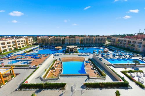 Cleopatra Luxury Resort Sharm - Adults Only 16 years plus — Property building