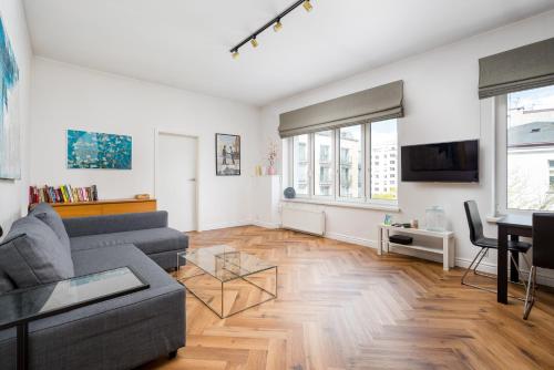 Solec Powiśle Charming Apartment by BookingHost