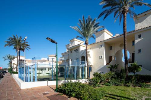 Beachfront PENTHOUSE - El MIRADOR DE BERMUDA BEACH