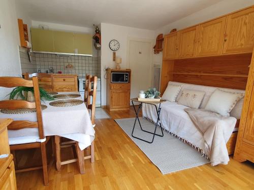 Studio Montagne pour 4 à Serre Chevalier, Balcon, Parking Privé, Proche Pistes et Navette Gratuite - FR-1-762-45