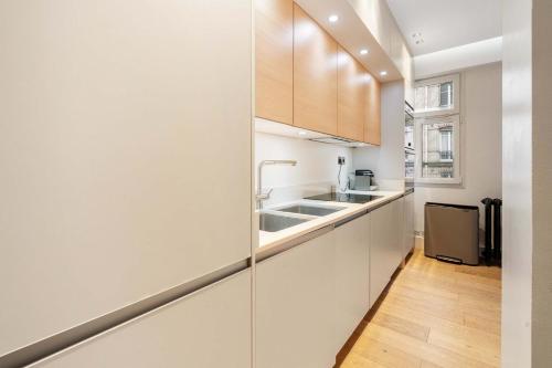 Beautiful flat Arc de Triomphe