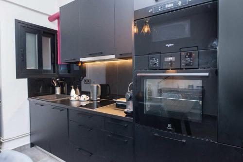 Premium Designer Retreat in Central Athens Gizi