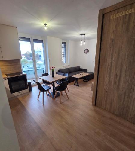 Apartment 88 Zvolen Centre - Next to Europa SC