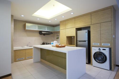 Dapur atau dapur kecil di Kinabalu Daya Hotel