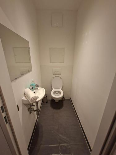U1 Metro Nearby - 1-BR - fast Wi-Fi