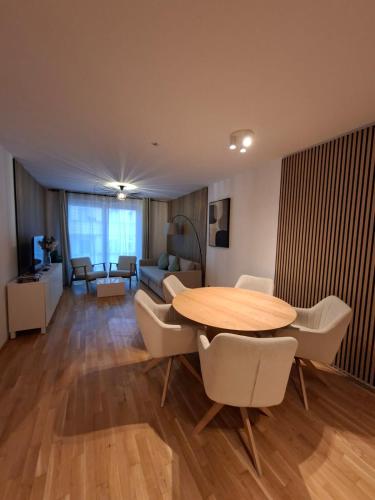 U1 Metro Nearby - 1-BR - fast Wi-Fi