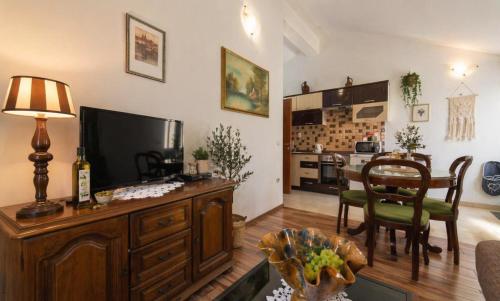 Apartments villa Mira
