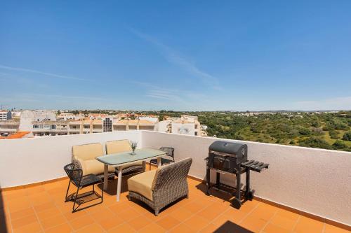 Spacious Apartment with 360º Views of the Sea by Algarve Dream Holidays