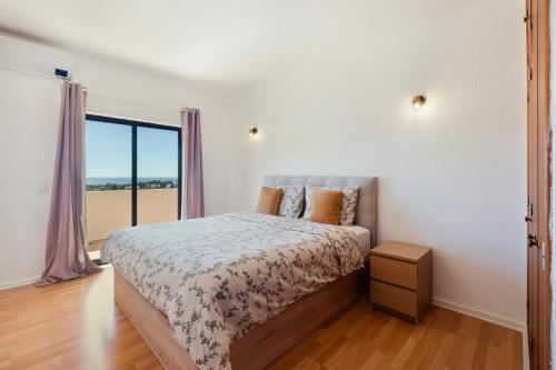 Spacious Apartment with 360º Views of the Sea by Algarve Dream Holidays