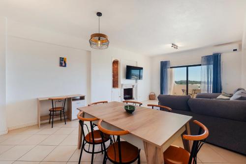 Spacious Apartment with 360º Views of the Sea by Algarve Dream Holidays