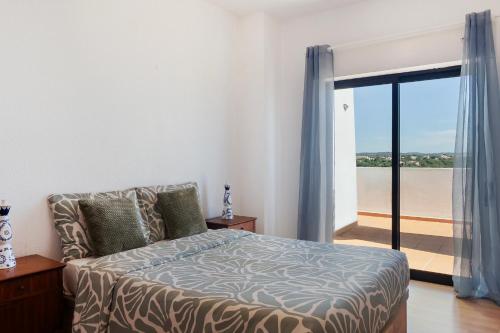 Spacious Apartment with 360º Views of the Sea by Algarve Dream Holidays