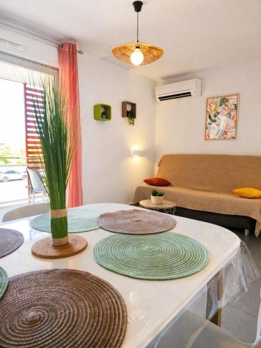 6 personnes - Piscine - terrasse - parking & clim