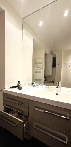 Chambre calme pour les femmes - Paris animé