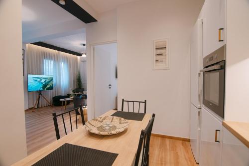Modern 2BR Garden Apartment with Outdoor Patio