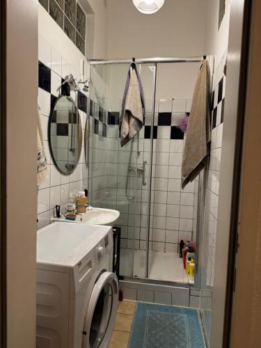 Room close to Burggasse Stadthalle
